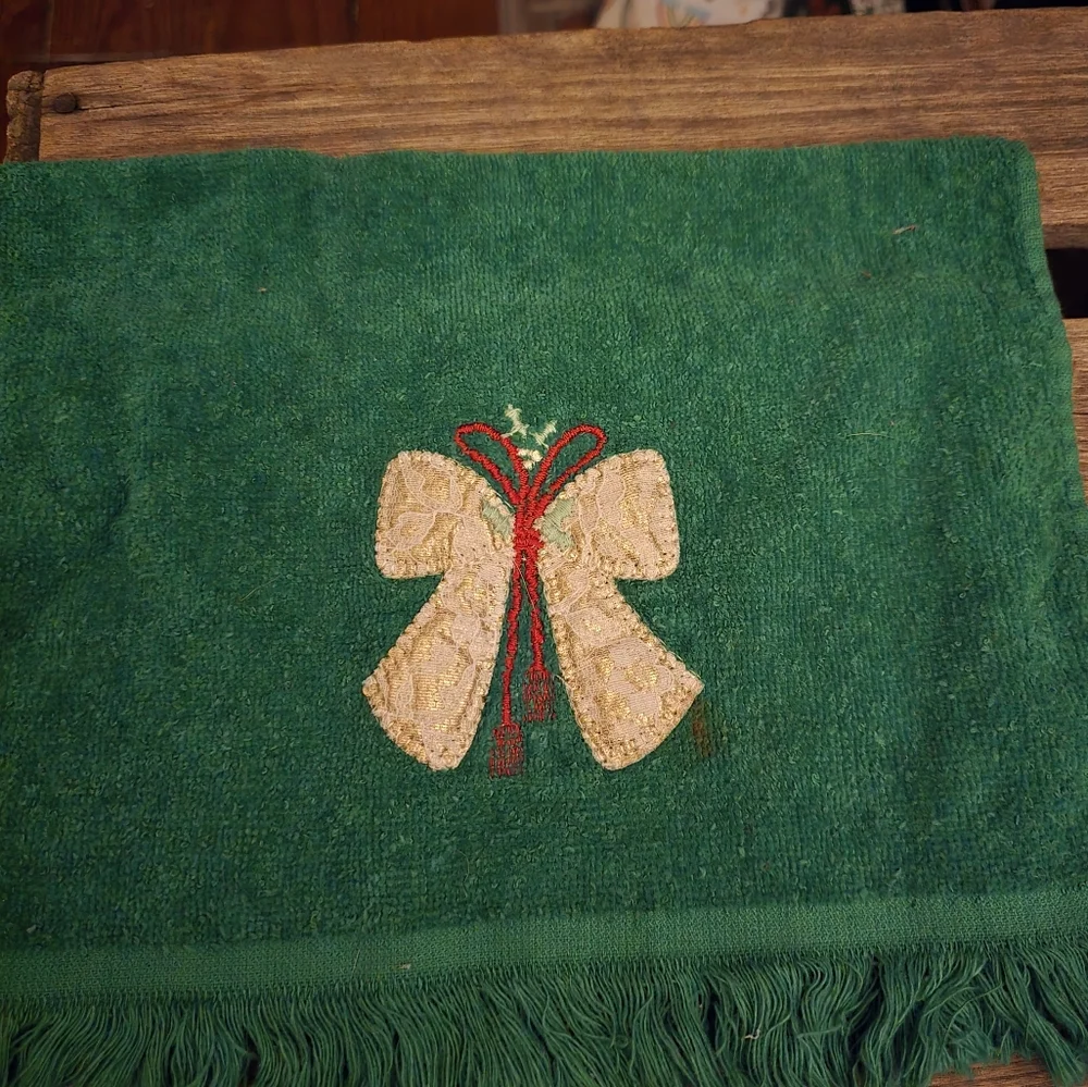 Vintage Christmas Holiday Fingertip Green Towel With Holiday Bow.